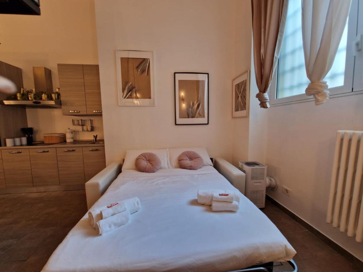 Regina Milano In Porta Romana 2 - Sky Tv, Wifi E Breakfast Box Apartment Bagian luar foto