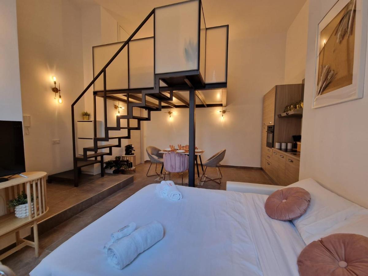 Regina Milano In Porta Romana 2 - Sky Tv, Wifi E Breakfast Box Apartment Bagian luar foto