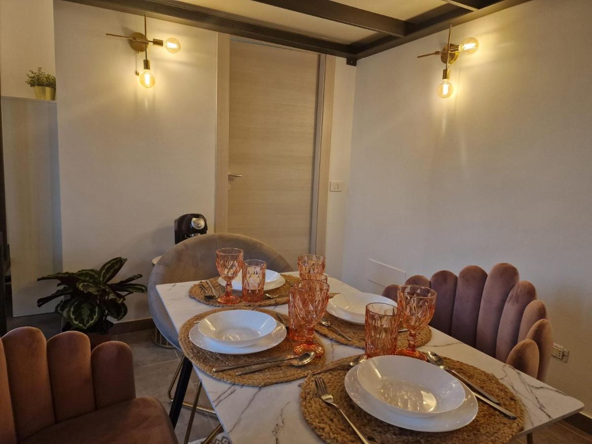 Regina Milano In Porta Romana 2 - Sky Tv, Wifi E Breakfast Box Apartment Bagian luar foto