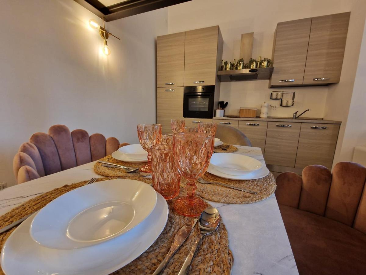 Regina Milano In Porta Romana 2 - Sky Tv, Wifi E Breakfast Box Apartment Bagian luar foto