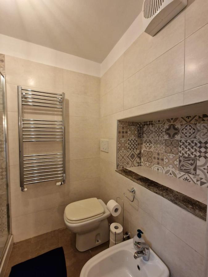 Regina Milano In Porta Romana 2 - Sky Tv, Wifi E Breakfast Box Apartment Bagian luar foto