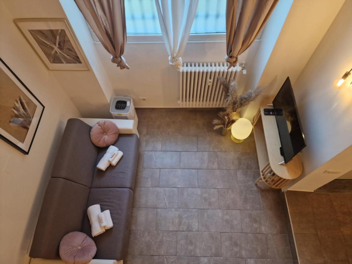Regina Milano In Porta Romana 2 - Sky Tv, Wifi E Breakfast Box Apartment Bagian luar foto