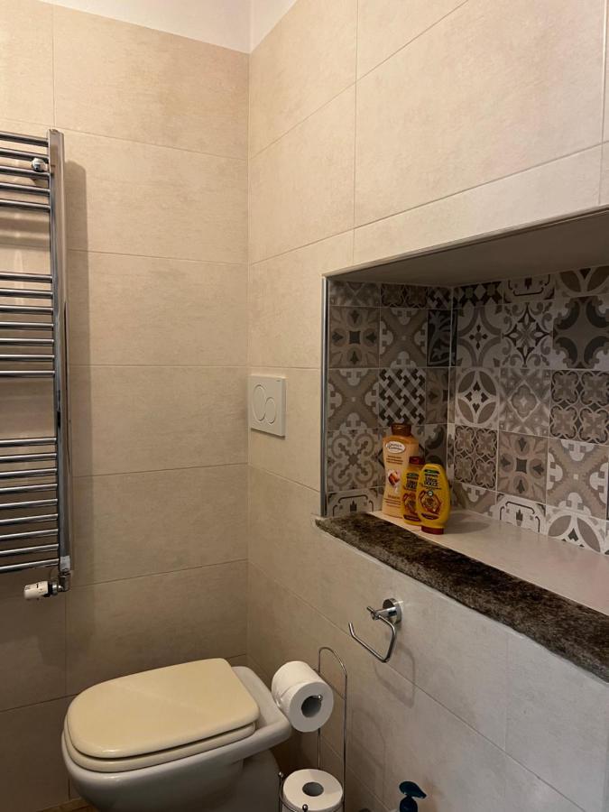 Regina Milano In Porta Romana 2 - Sky Tv, Wifi E Breakfast Box Apartment Bagian luar foto