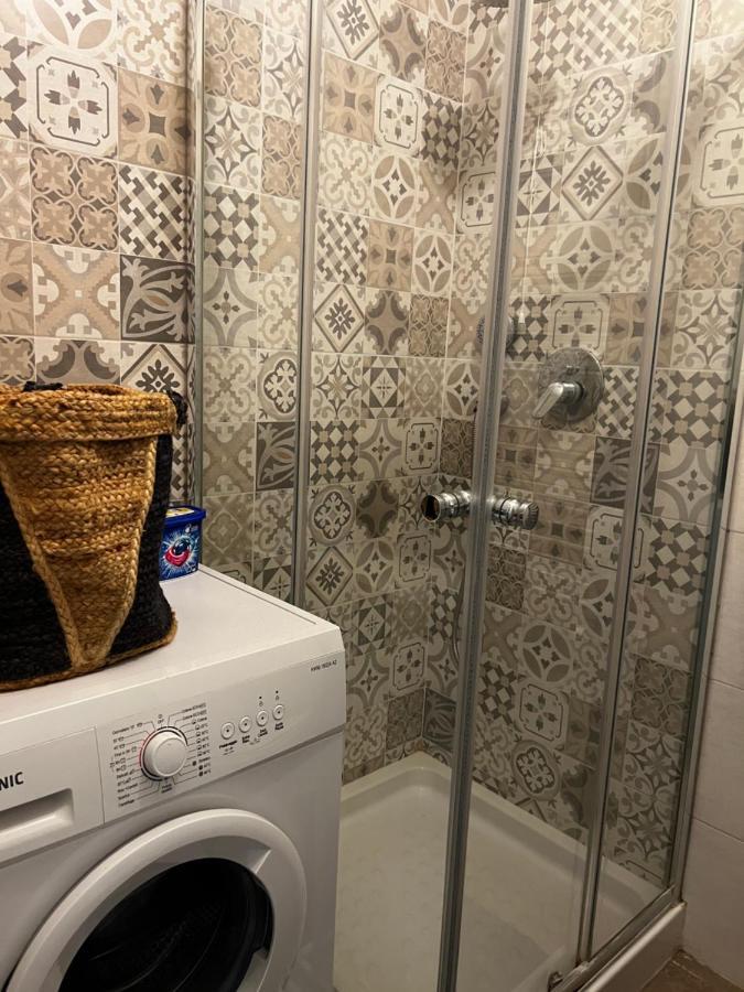 Regina Milano In Porta Romana 2 - Sky Tv, Wifi E Breakfast Box Apartment Bagian luar foto