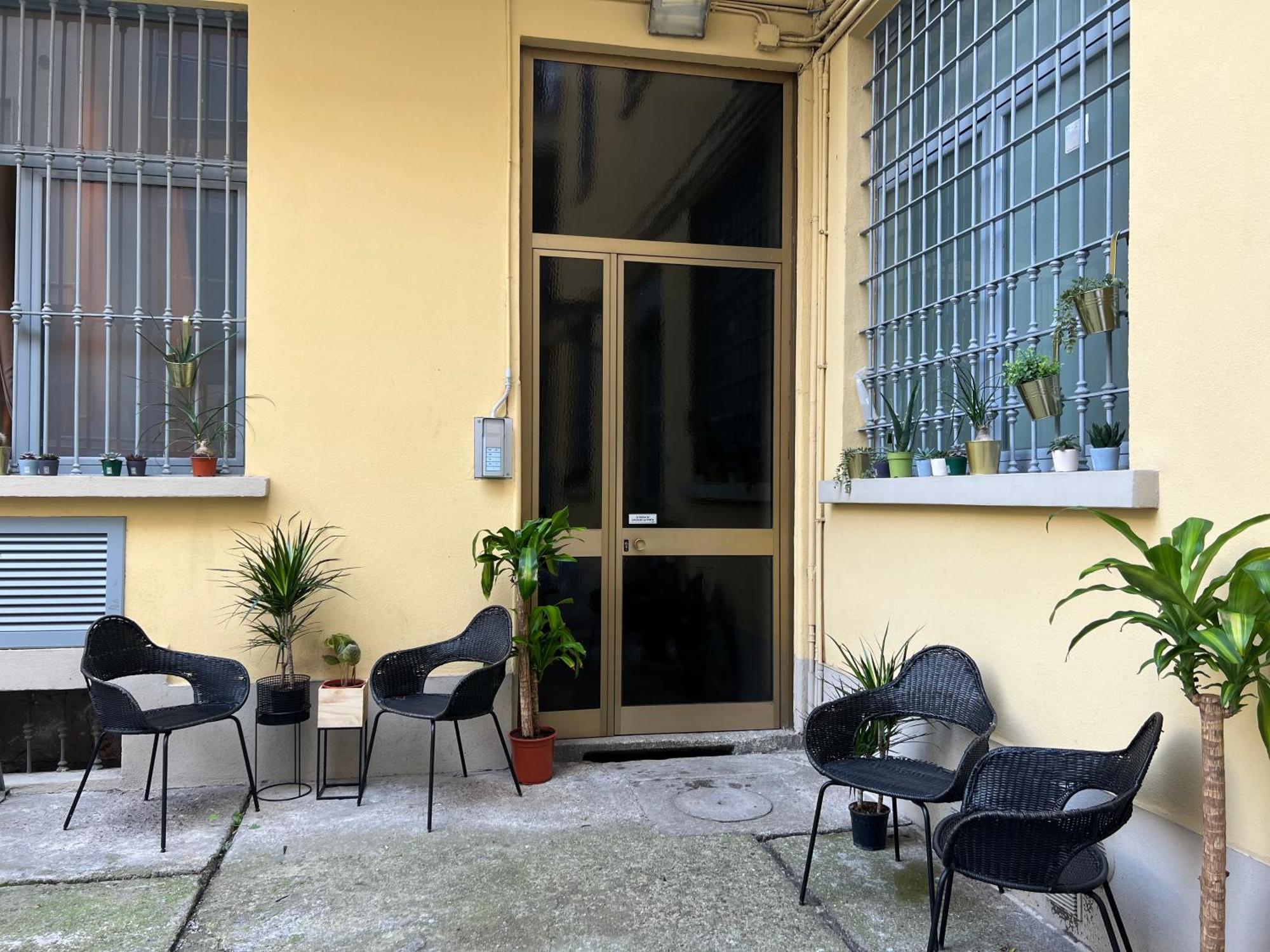 Regina Milano In Porta Romana 2 - Sky Tv, Wifi E Breakfast Box Apartment Bagian luar foto